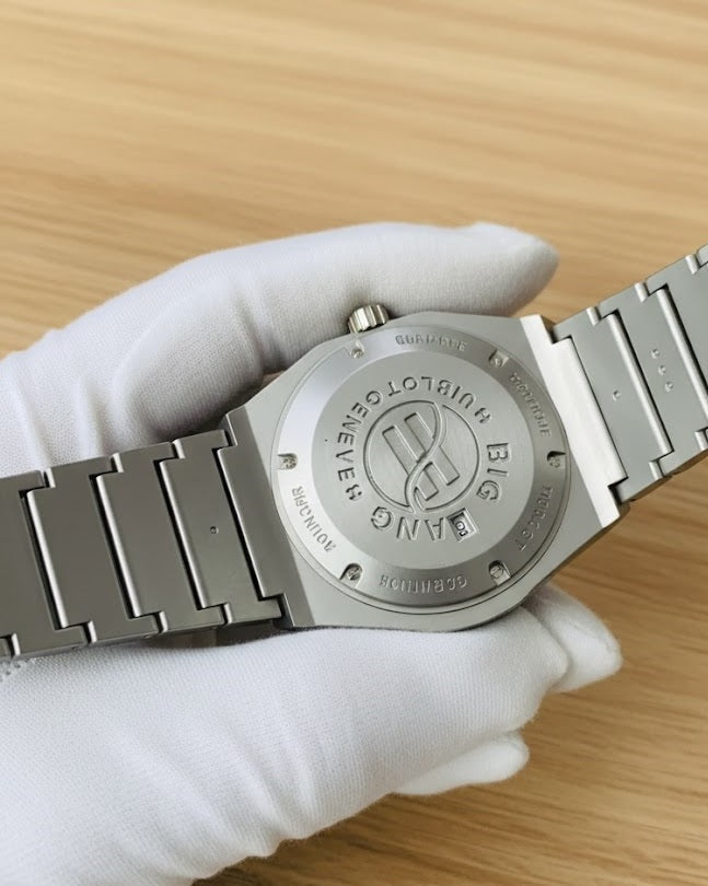 HB Plain Diamond Model | Silver Black