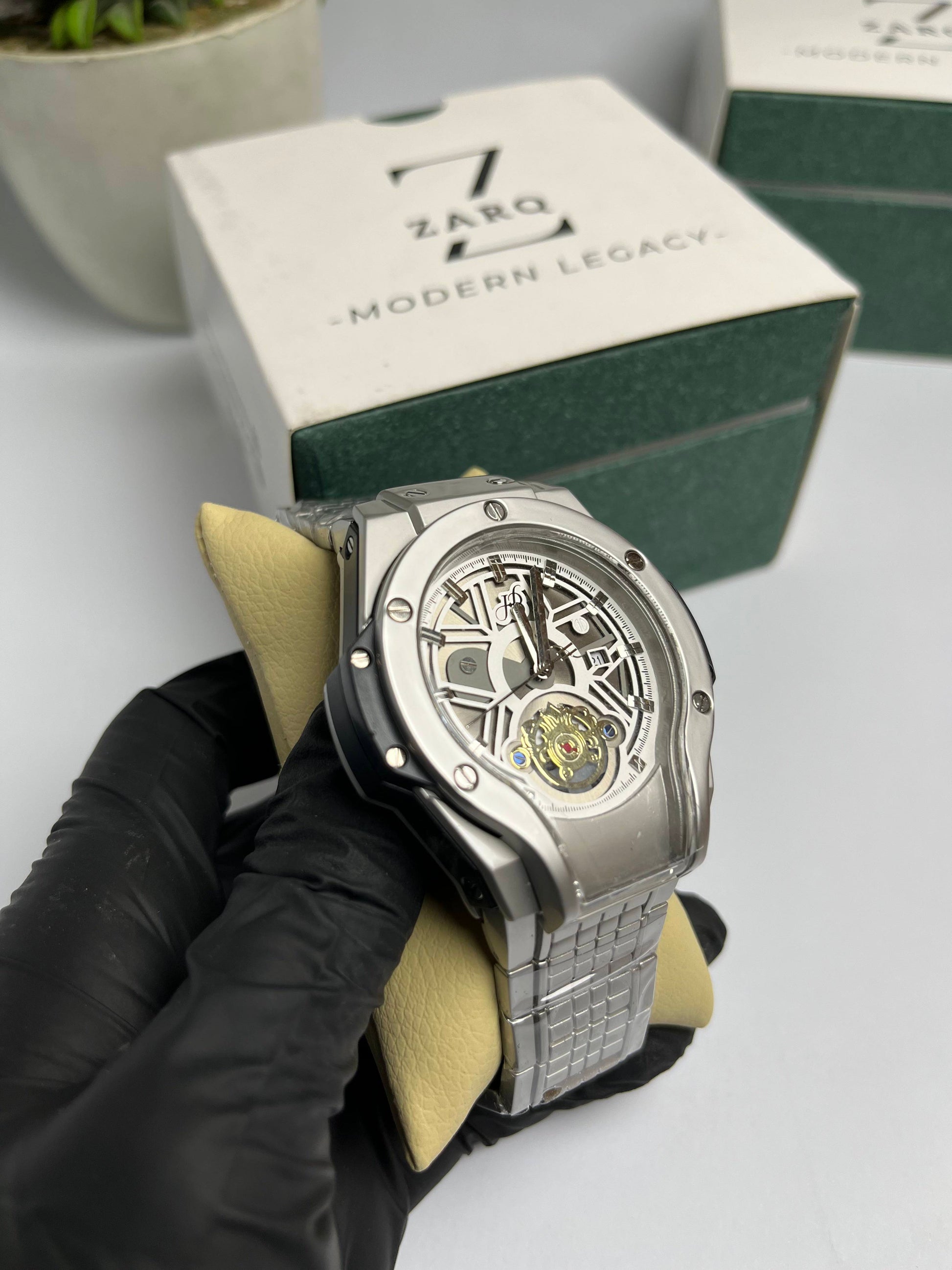 HB Demanding Model | White