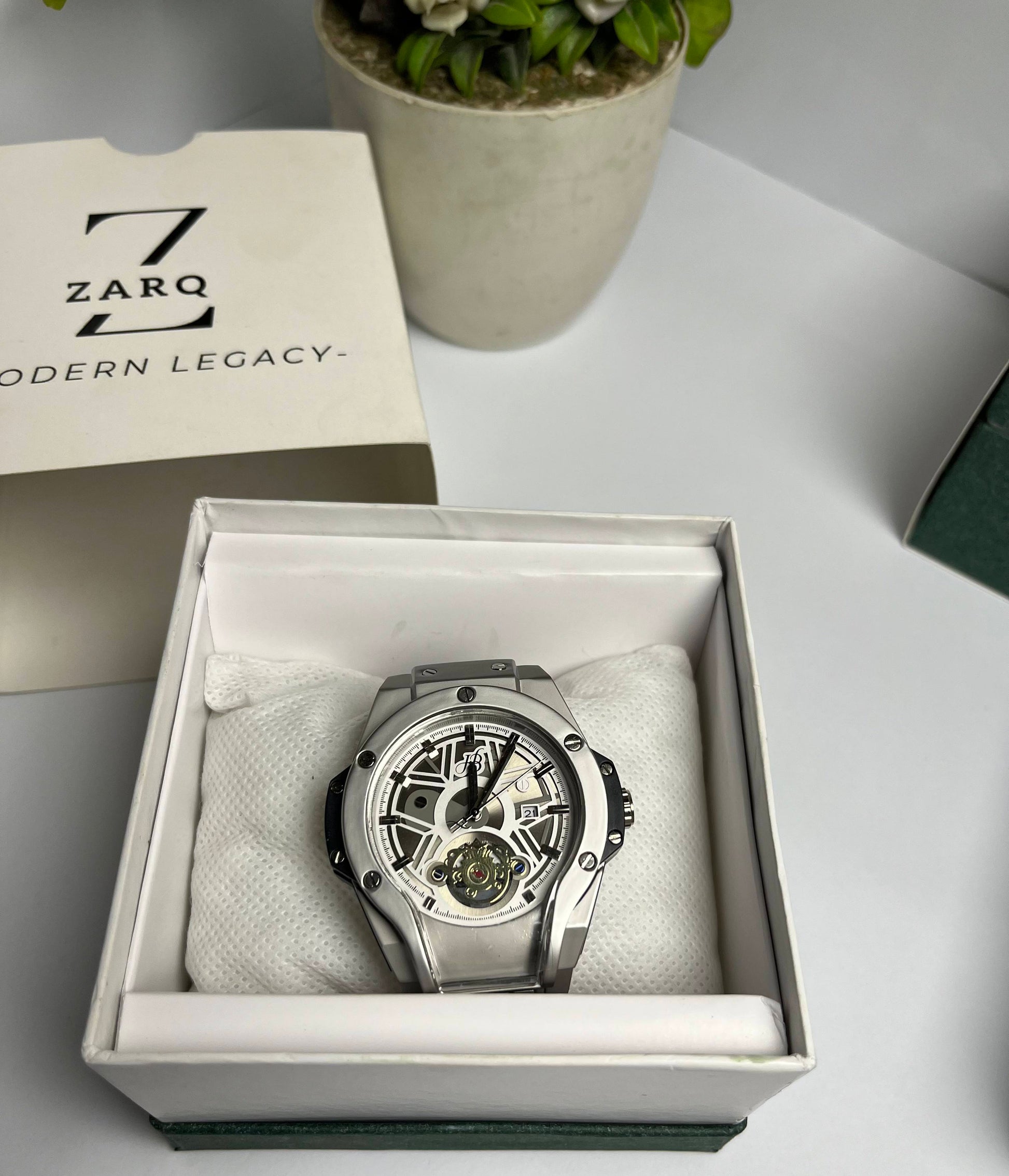 HB Demanding Model | White