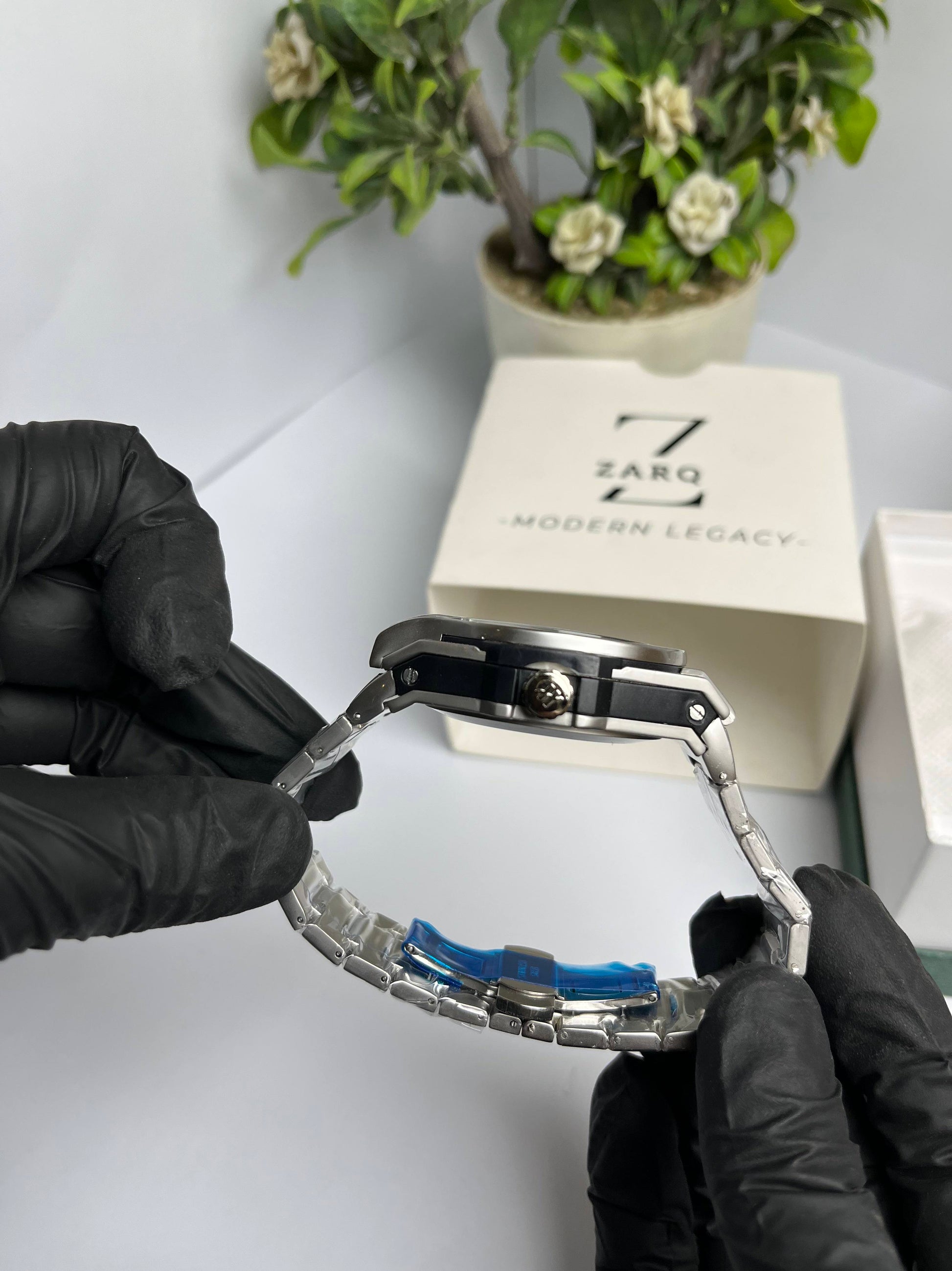 HB Demanding Model | White