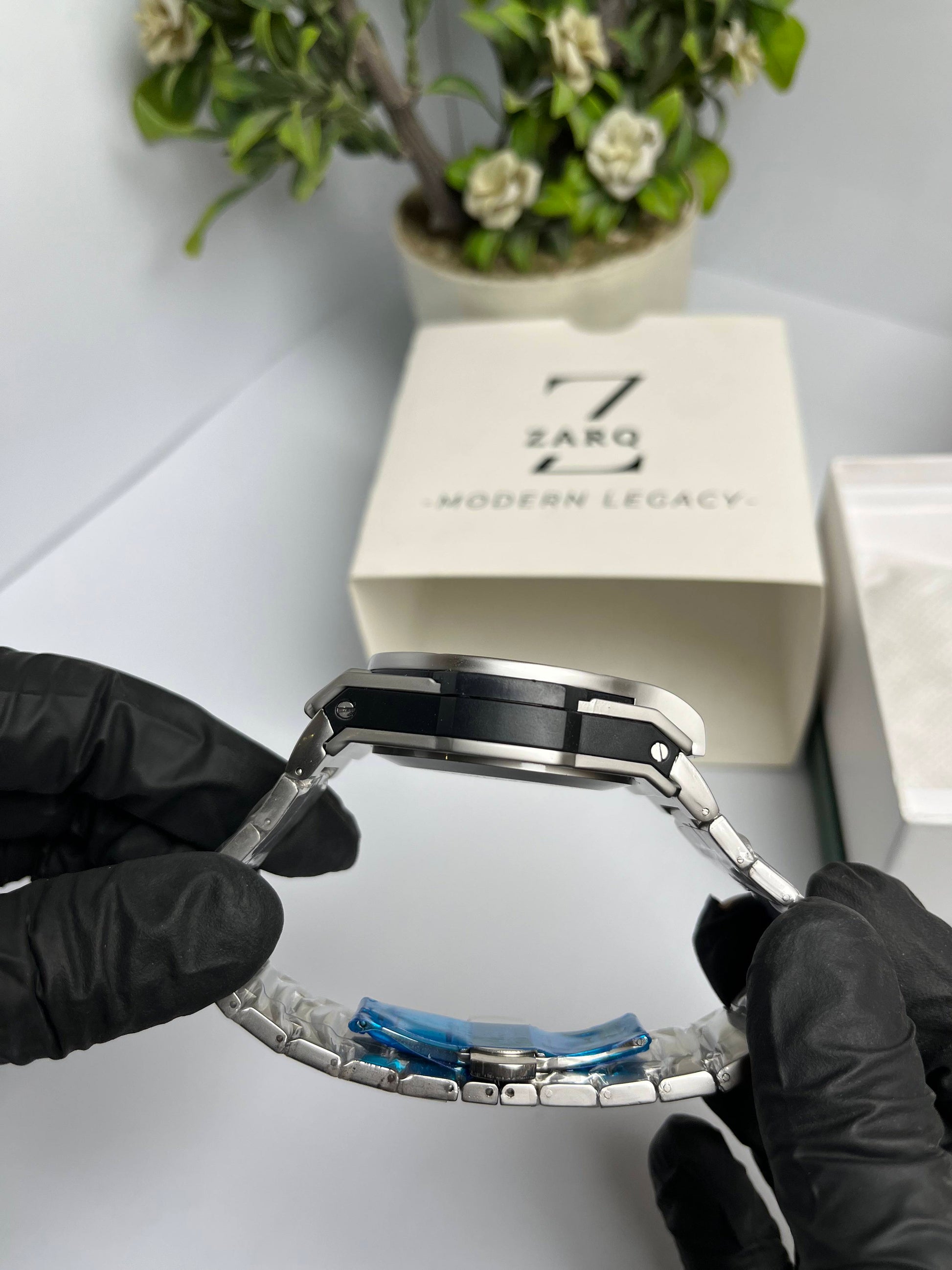 HB Demanding Model | White