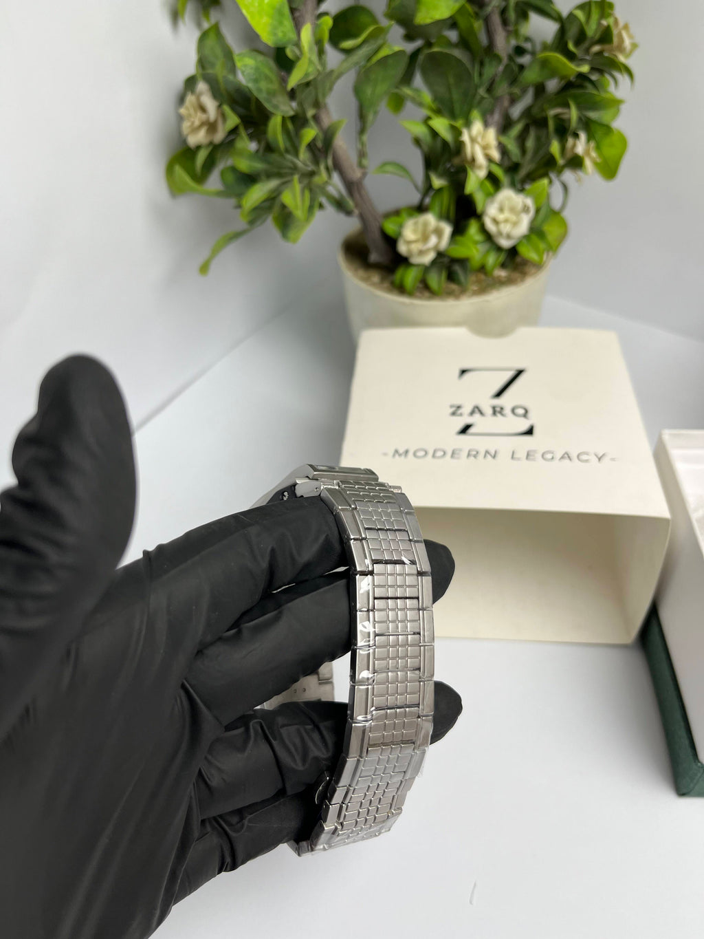 HB Demanding Model | White