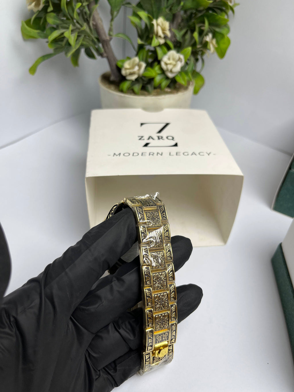 Imported Engraved Model (Gold Chain Black Case Inner Gold)