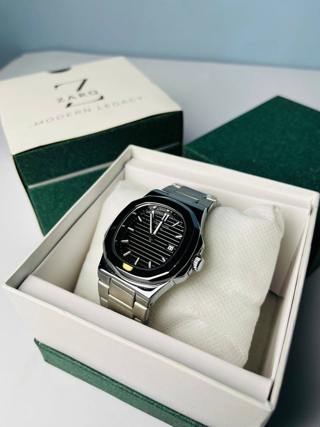 Nautilus Model | Silver Black